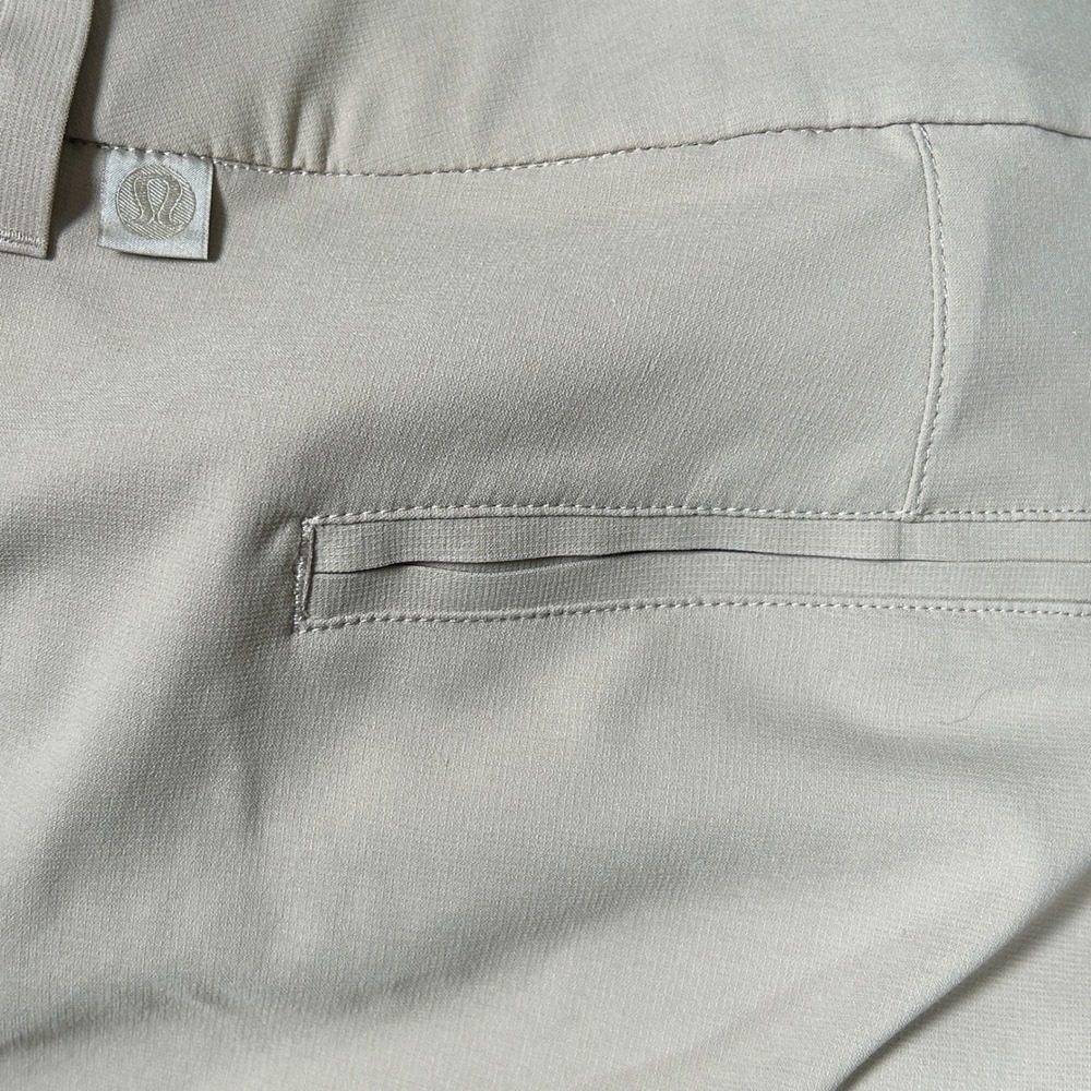 Lululemon Commission Golf Shorts Mens 40 Tan Solid Performance Stretch Khaki - Picture 6 of 11
